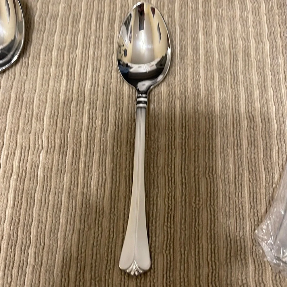 4 New Pfaltzgraff Satin Ellington Teaspoons